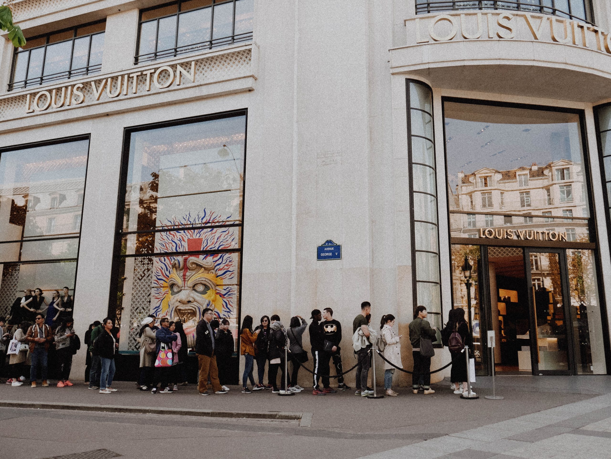 File:Louis Vuitton store on Champs under renovation, Paris May 2004.jpg -  Wikimedia Commons