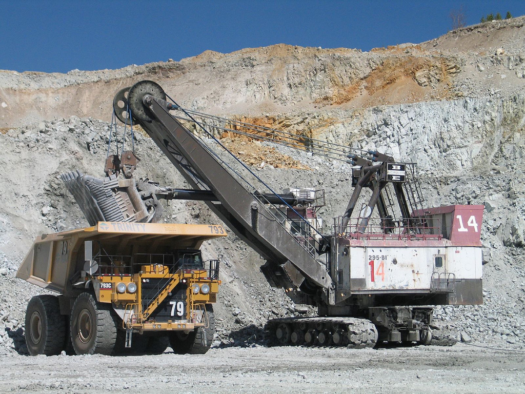 Copper Mining in Canada. Photo credits to: Gord McKenna (CC BY-NC 2.0) [164]