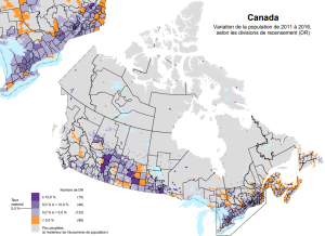 Carte du Canada illustrant la variation de la population de 2011 à 2016 selon les divisions de recensement (DR). Les régions sont colorées en violet foncé pour une croissance de 10 % ou plus, en violet clair pour une croissance entre 5 % et 10 %, en gris pour une croissance de 0 % à 5 %, et en orange pour une diminution de la population. Les zones grises pâles représentent les régions peu peuplées ou non habitées.