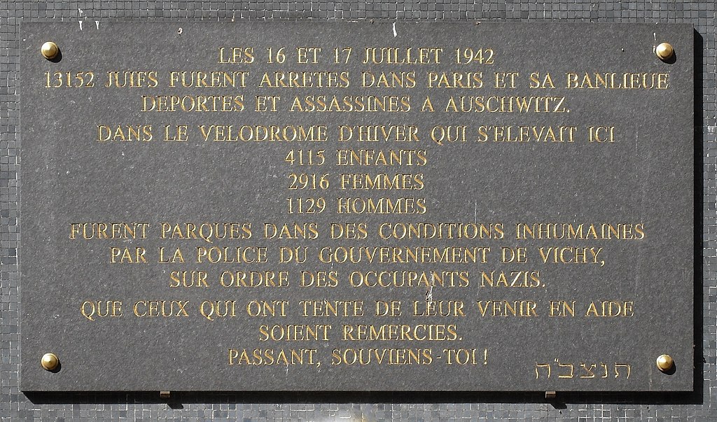 Plaque commémorative de la rafle de 1942. 