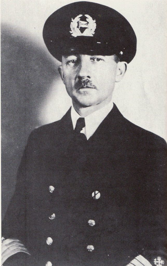 Portrait du capitaine Gustav Schröder en uniforme.