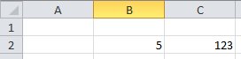 Petite partie d’un classeur Excel. La cellule B2 contient le nombre 5 et la cellule C2 contient le nombre 123.