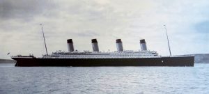https://upload.wikimedia.org/wikipedia/commons/d/db/Titanic-Cobh-Harbour-1912.JPG