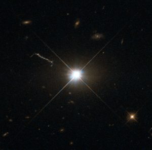 Shows Quasar 32 273, which looks like an ordinary star.