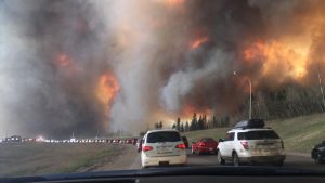 Fort McMurray, feu de forêt, catastrophe, autoroute 63