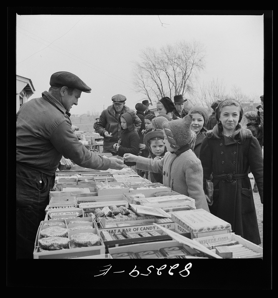 Historical photo of a Pennsylvania Dutch community marketplace.