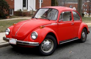 https://upload.wikimedia.org/wikipedia/commons/c/cf/Volkswagen_Beetle_.jpg