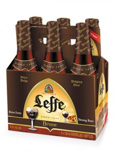 Leffe Ett Välkänt Belgiskt Märke Premiumöl Från Belgien Leffes Kloster –  Redaktionell stockfoto © Pecold #639897304