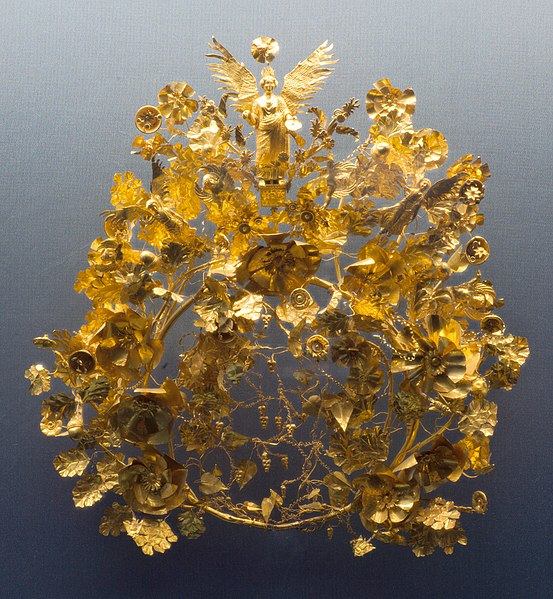 Gold crown found as a burial good.